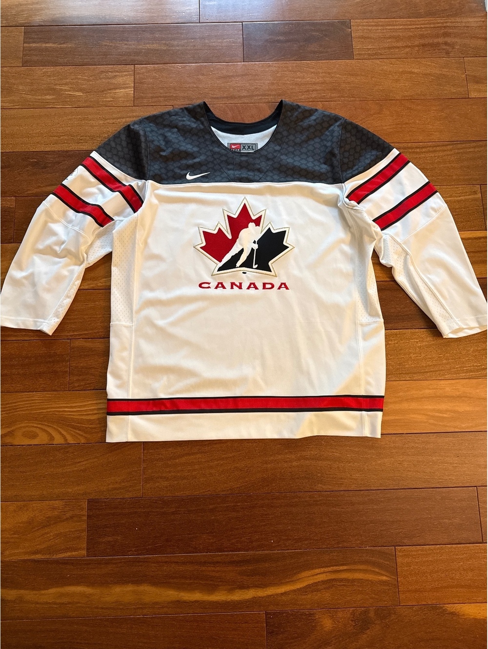 IIHF Nike Canada Hockey Jersey XXL